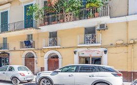 Stazione Centrale & Universita Lovely Apartment